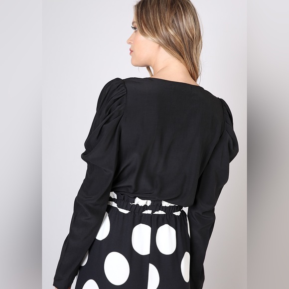 RUCHED SLEEVE V-NECK BODYSUIT WOVEN BODYSUIT - Picture 3 of 3